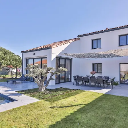 Pop Villa